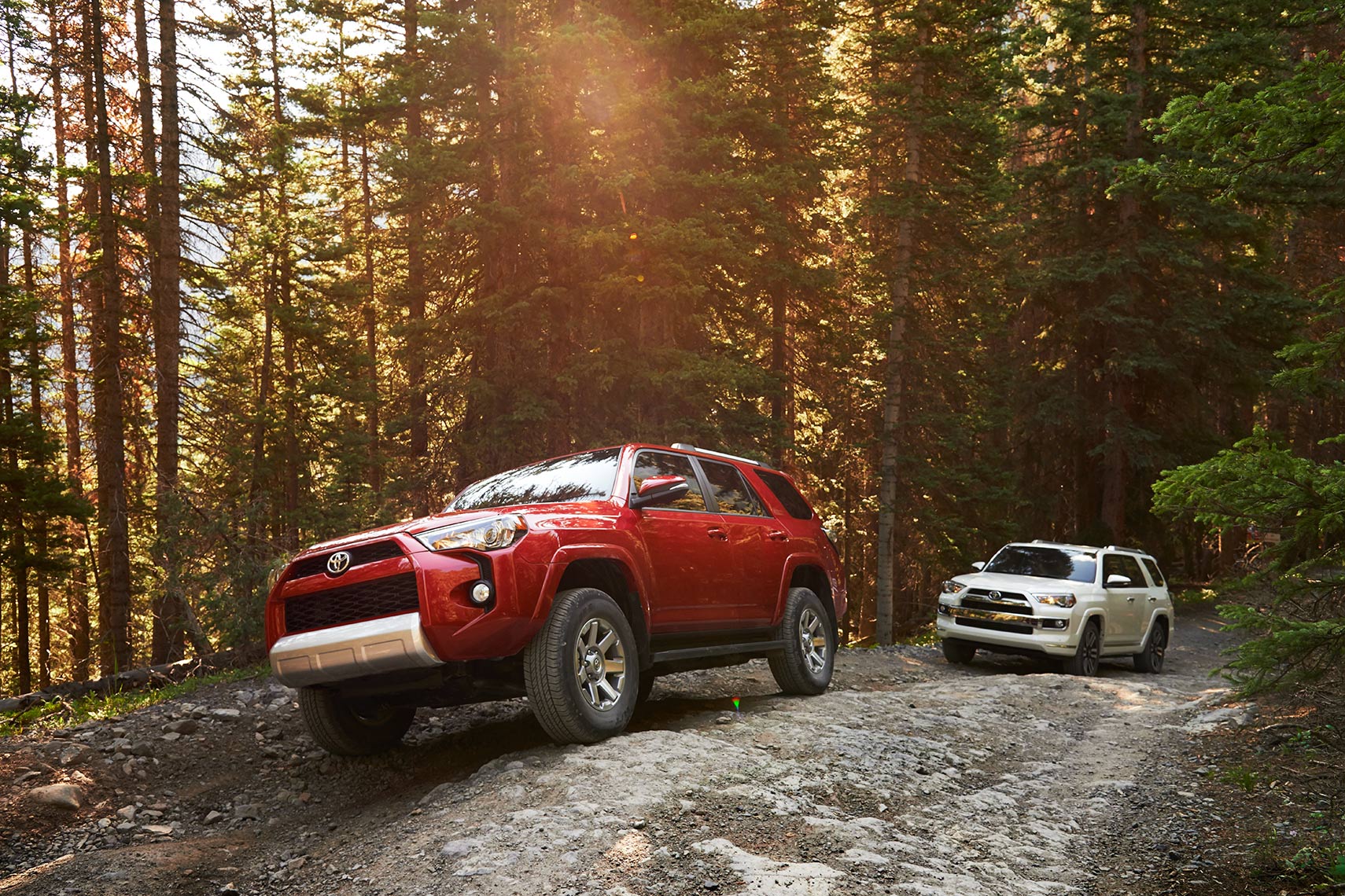 TOYOTA_RUNNER_FOLLOW